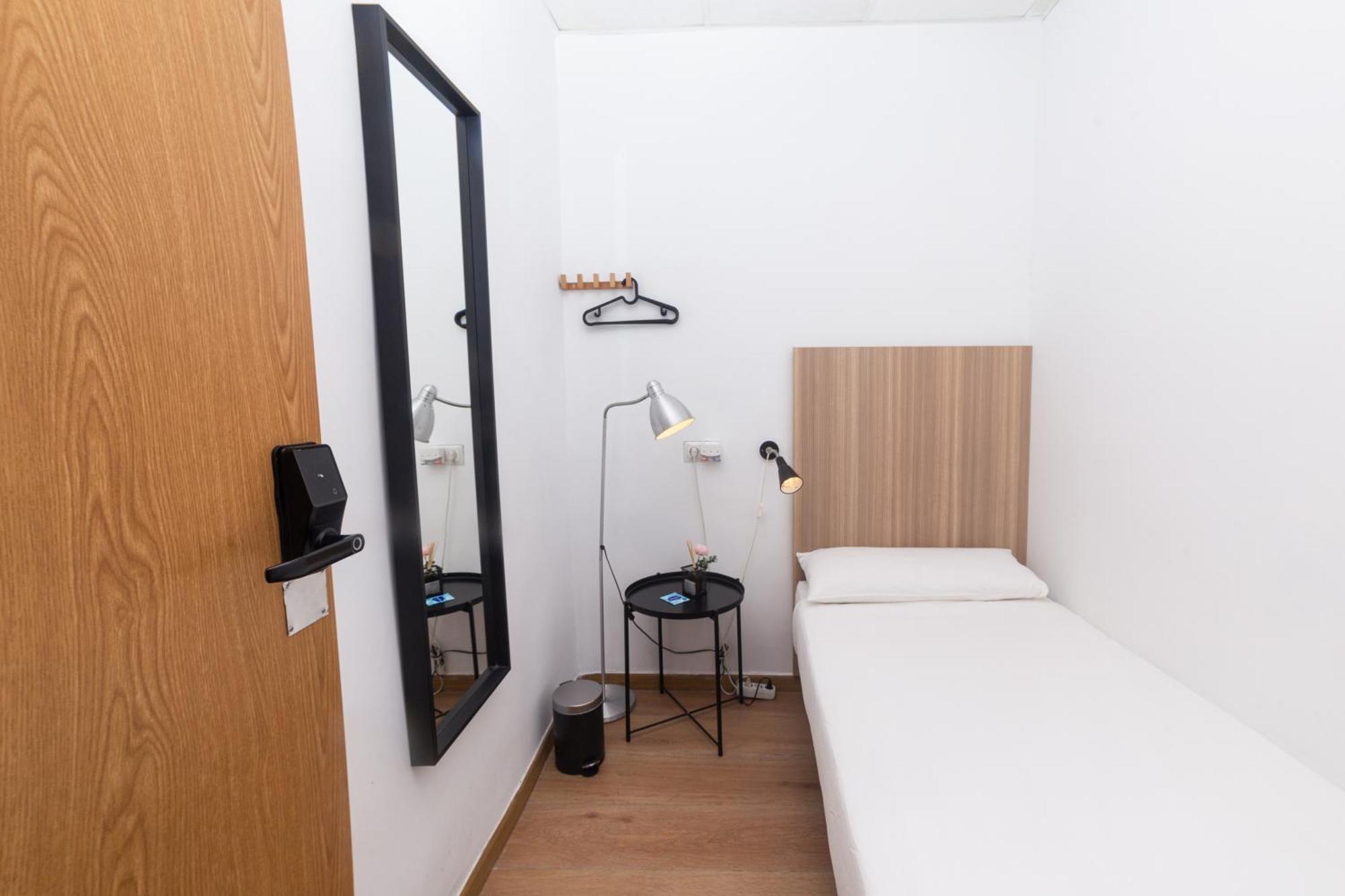 Hostal Siesta & Go Nuevos Ministerios Madrid Exteriér fotografie