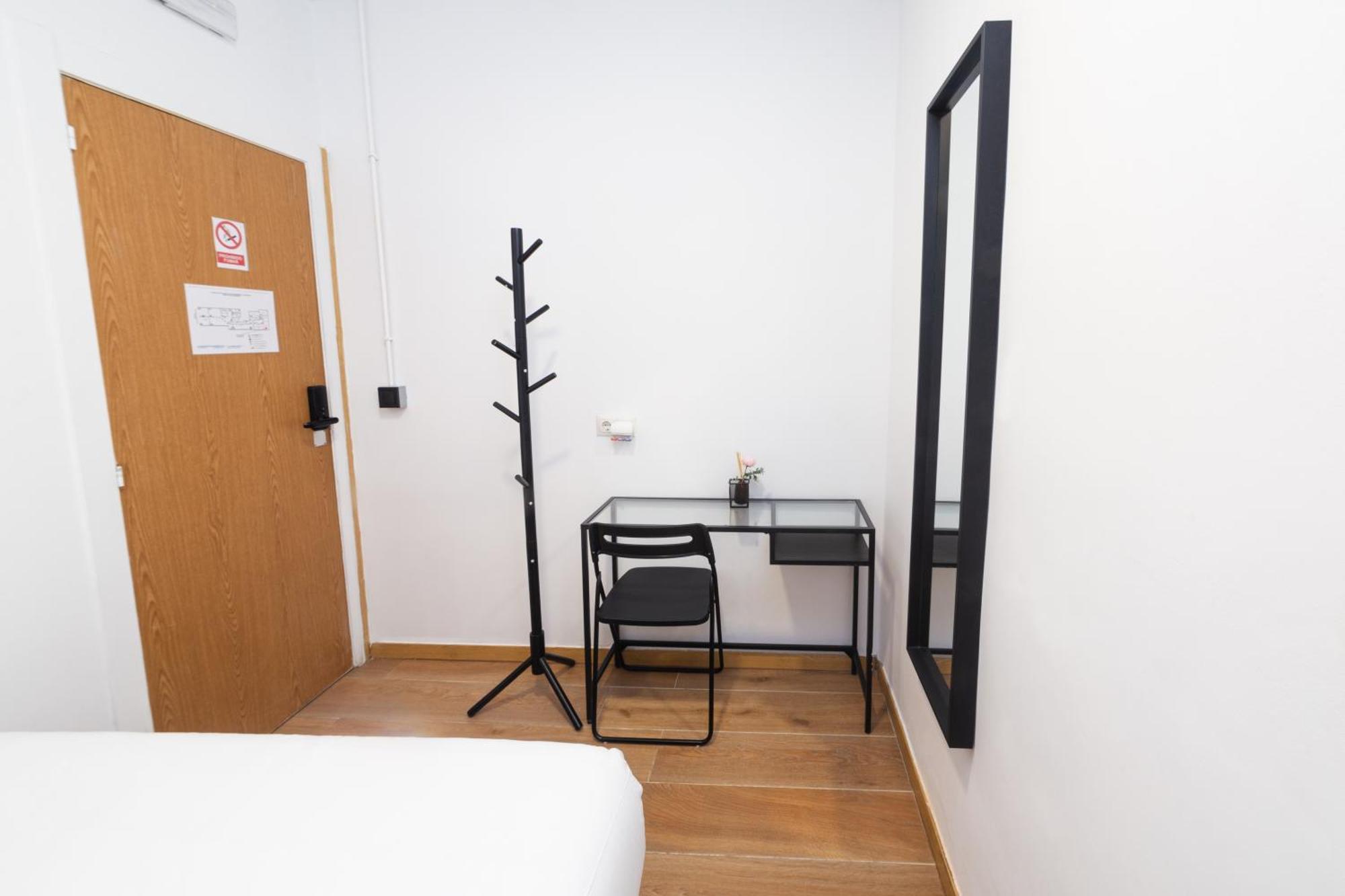 Hostal Siesta & Go Nuevos Ministerios Madrid Exteriér fotografie