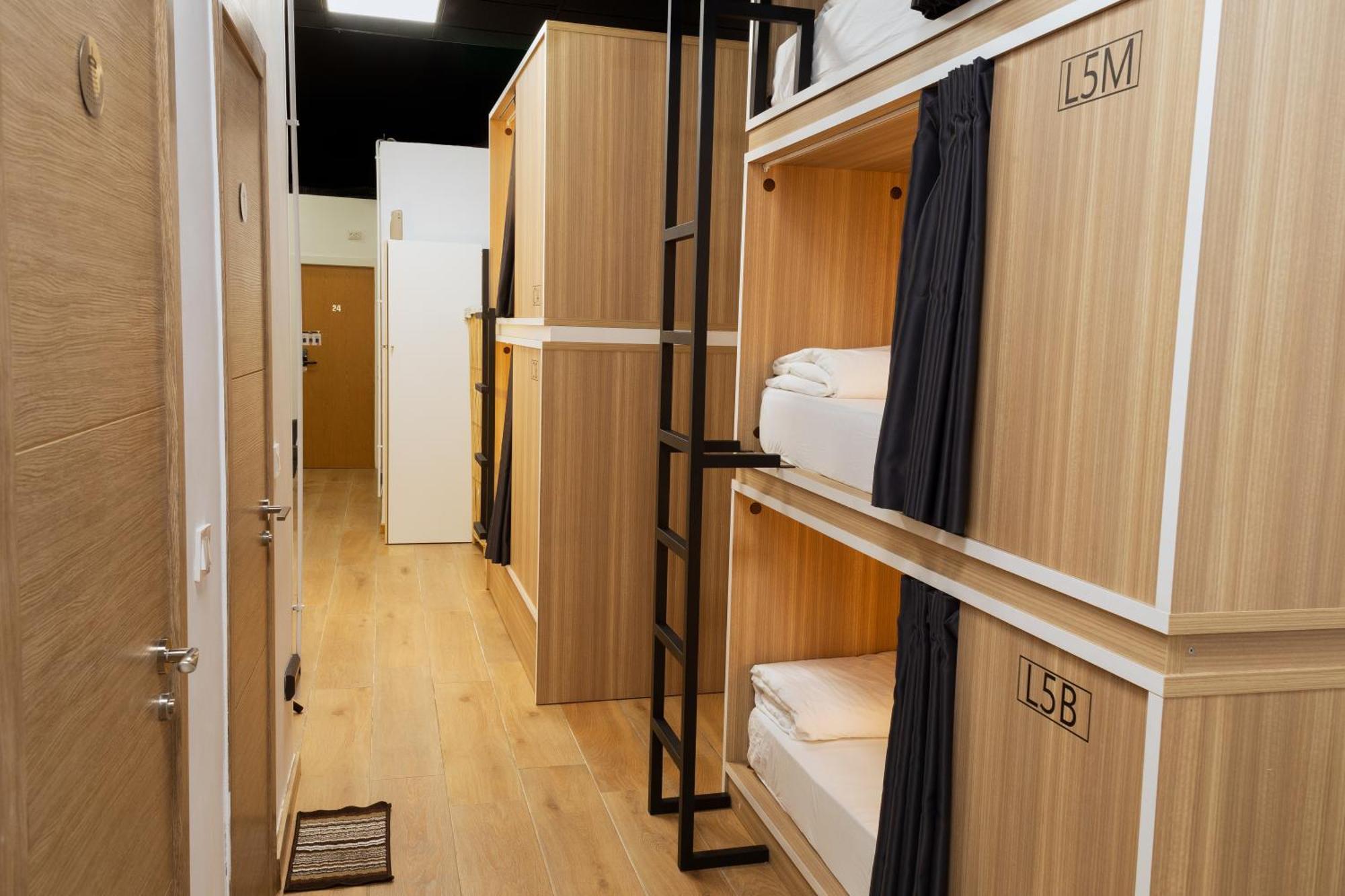 Hostal Siesta & Go Nuevos Ministerios Madrid Exteriér fotografie